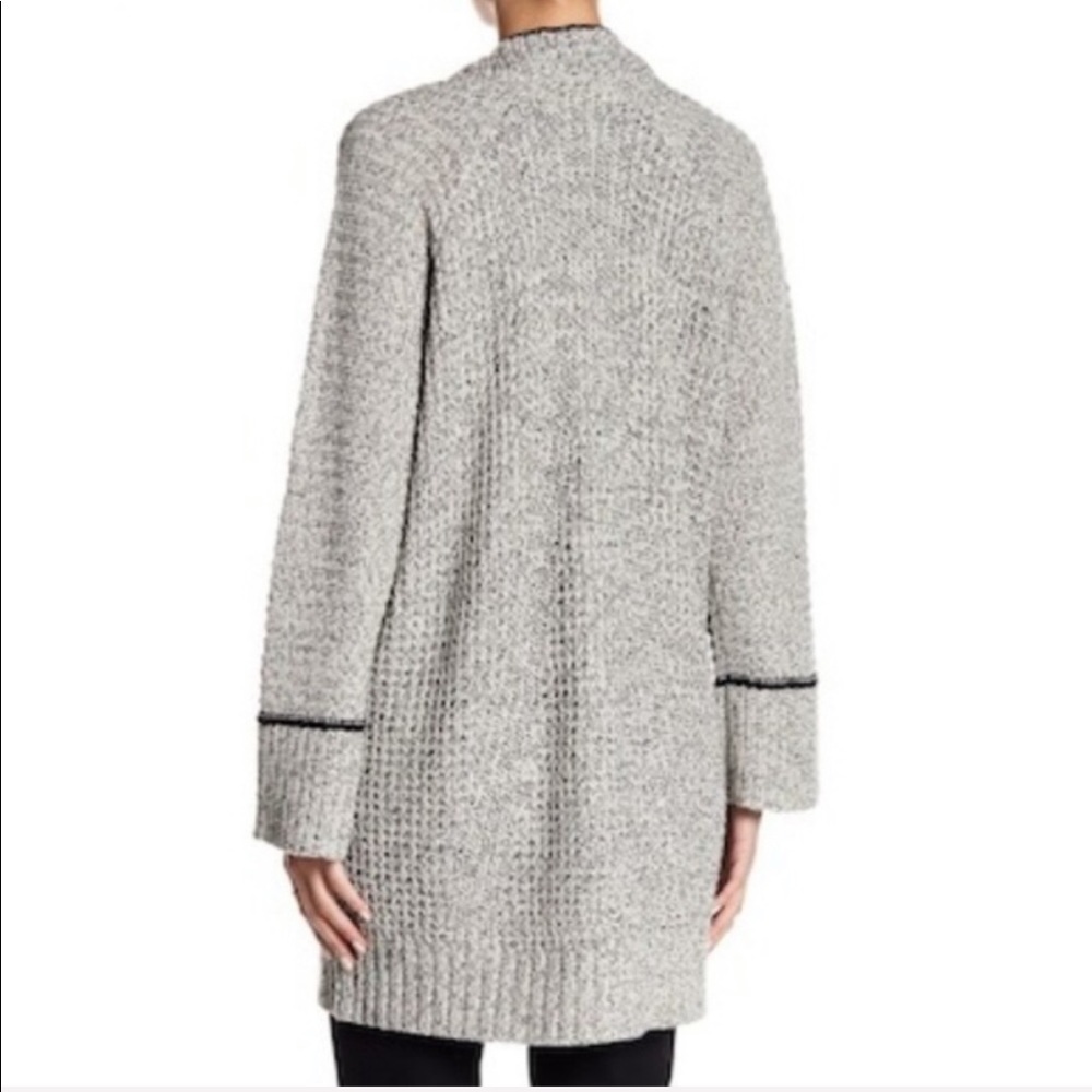 NEW Modern Designer Over sized Knit Cardigan D1 - Picture 3 of 5